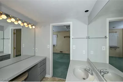 302 N Pershing Avenue, Akron, OH 44313 - Photo 19