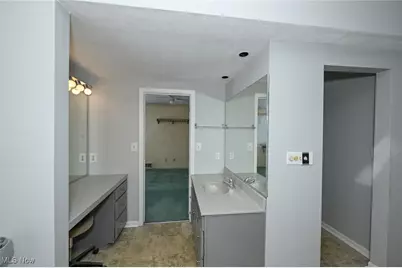 302 N Pershing Avenue, Akron, OH 44313 - Photo 13