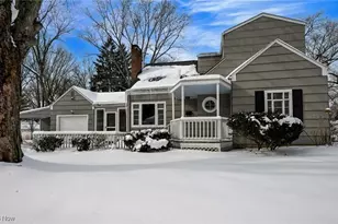 302 N Pershing Ave, Akron, OH 44313 - Photo 1