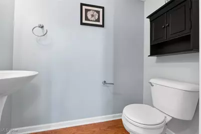 300 Lakewick Lane, Willowick, OH 44095 - Photo 9