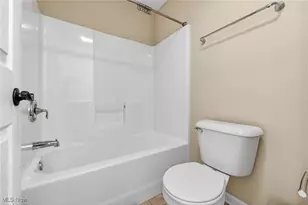 300 Lakewick Ln, Willowick, OH 44095 - Photo 35