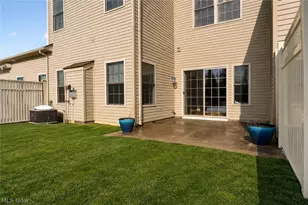 300 Lakewick Ln, Willowick, OH 44095 - Photo 37