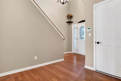 300 Lakewick Lane, Willowick, OH 44095 - Photo 17