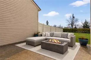 300 Lakewick Ln, Willowick, OH 44095 - Photo 11