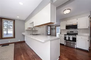 349 E Mennonite Rd, Aurora, OH 44202 - Photo 7