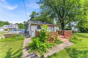 618 W Shore Blvd, Sheffield Lake, OH 44054 - Photo 9