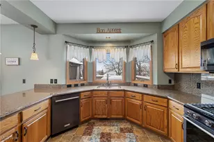 3885 Mt Vernon Blvd, Norton, OH 44203 - Photo 13