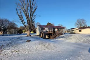 155 Sandy Dr SE, New Philadelphia, OH 44663 - Photo 3