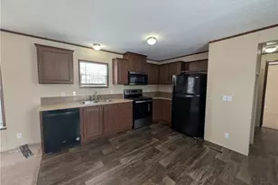 235 Chaucer, Elyria, OH 44035 - Photo 3