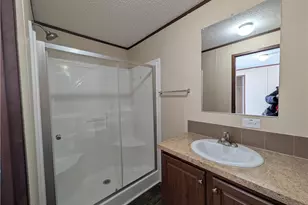 235 Chaucer, Elyria, OH 44035 - Photo 5