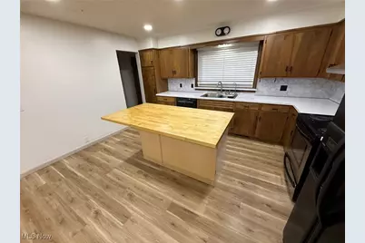 230 E 21st Street, Dover, OH 44622 - Photo 7