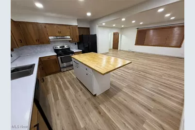 230 E 21st Street, Dover, OH 44622 - Photo 9