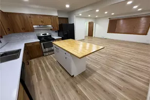 230 E 21st St, Dover, OH 44622 - Photo 9