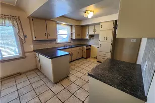 587 Edison St, Struthers, OH 44471 - Photo 7