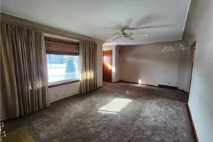 587 Edison St, Struthers, OH 44471 - Photo 3