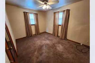 587 Edison Street, Struthers, OH 44471 - Photo 9