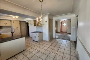 587 Edison St, Struthers, OH 44471 - Photo 5