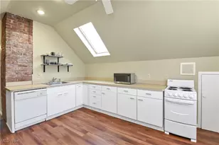 2477 Lee Rd, Cleveland Heights, OH 44118 - Photo 25