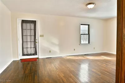 3578 Homewood Avenue, Hubbard, OH 44425 - Photo 7