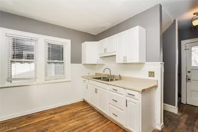 9509 Rosewood Avenue, Loveland, OH 44105 - Photo 7