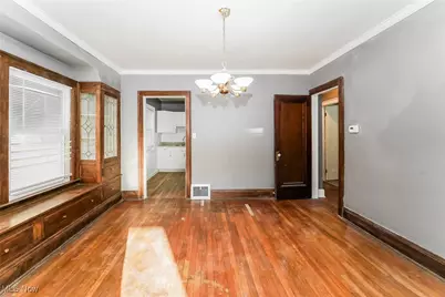 9509 Rosewood Avenue, Loveland, OH 44105 - Photo 5