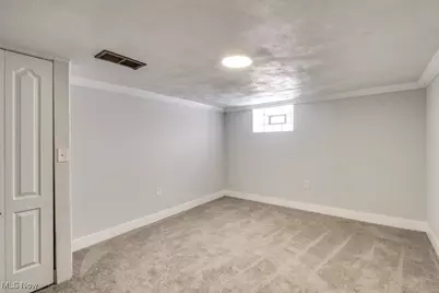 231 E Dresden Avenue, Akron, OH 44301 - Photo 39