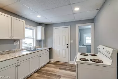 2100 12th Street SW, Akron, OH 44314 - Photo 13