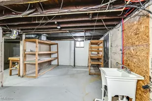 2100 12th St SW, Akron, OH 44314 - Photo 33