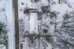 7202 Woodland Ave, Chagrin Falls, OH 44023 - Photo 9