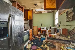 7202 Woodland Ave, Chagrin Falls, OH 44023 - Photo 3