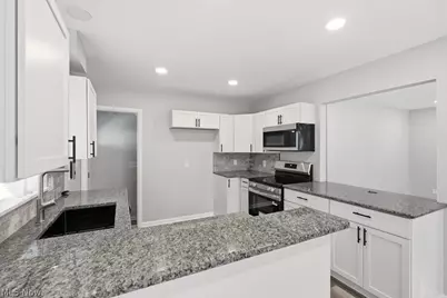 801 Triplett Boulevard, Akron, OH 44306 - Photo 9