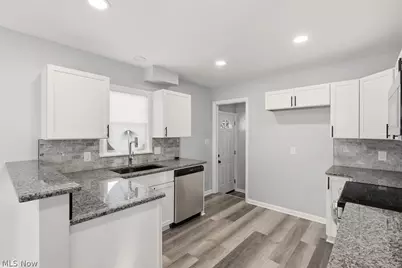 801 Triplett Boulevard, Akron, OH 44306 - Photo 7