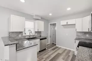 801 Triplett Blvd, Akron, OH 44306 - Photo 7