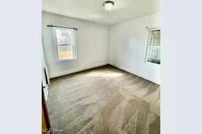 19031 Locherie Avenue, Euclid, OH 44119 - Photo 9