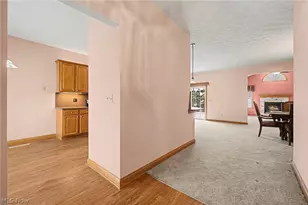 10304 Honeysuckle Ln, Grandview Heights, OH 44147 - Photo 5