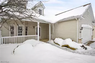 10304 Honeysuckle Ln, Grandview Heights, OH 44147 - Photo 3