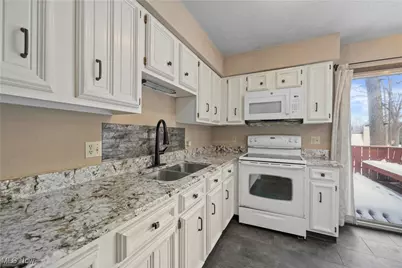 105 Northwood Hollow Court, Amherst, OH 44001 - Photo 13