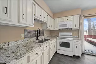 105 Northwood Hollow Ct, Amherst, OH 44001 - Photo 13