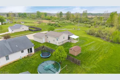 704 Black Bear Run, LaGrange, OH 44050 - Photo 11