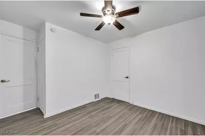 5100 Erwin Street, Maple Heights, OH 44137 - Photo 13