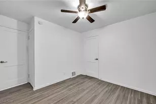 5100 Erwin St, Maple Heights, OH 44137 - Photo 13