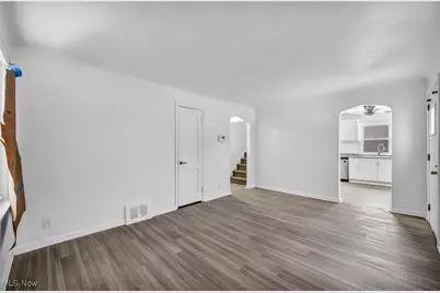 5100 Erwin Street, Maple Heights, OH 44137 - Photo 5