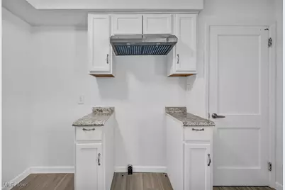 5100 Erwin Street, Maple Heights, OH 44137 - Photo 9