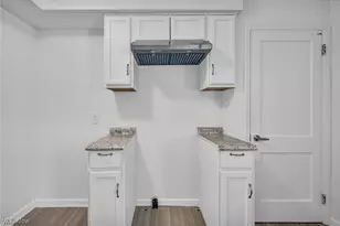 5100 Erwin St, Maple Heights, OH 44137 - Photo 9