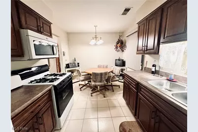 359 Quarry Lane Drive SW, Howland, OH 44483 - Photo 9