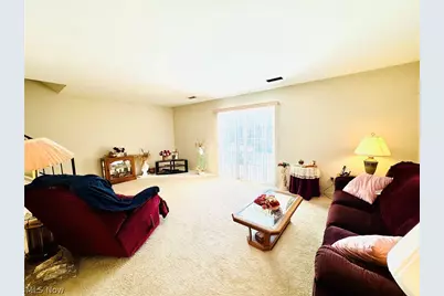 359 Quarry Lane Drive SW, Howland, OH 44483 - Photo 7