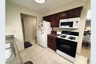 359 Quarry Lane Drive SW, Howland, OH 44483 - Photo 11