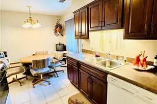 359 Quarry Ln Dr SW, Howland, OH 44483 - Photo 5