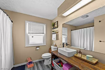 1028 Foster Avenue, Elyria, OH 44035 - Photo 17