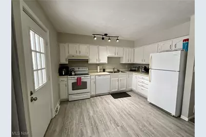 37374 Euclid Avenue, Willoughby, OH 44094 - Photo 7